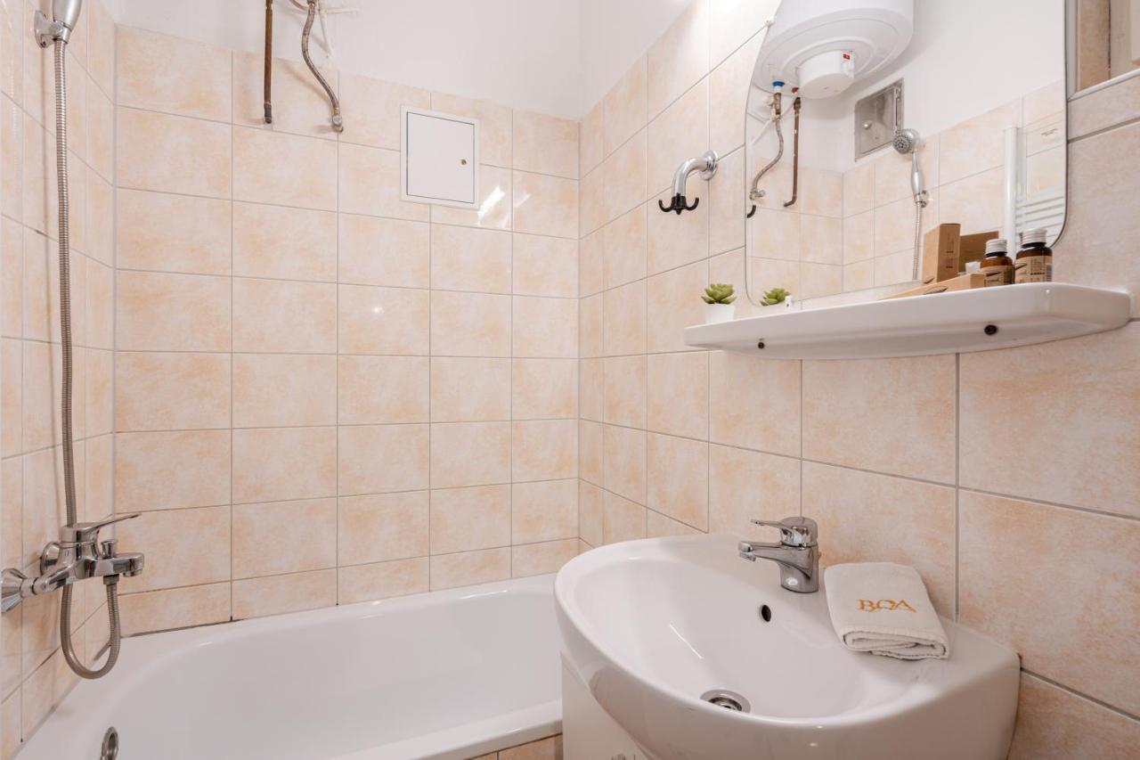B8 - Grand Boulevard Cozy Apartment - Best Location By Bqa Budapest Exteriör bild