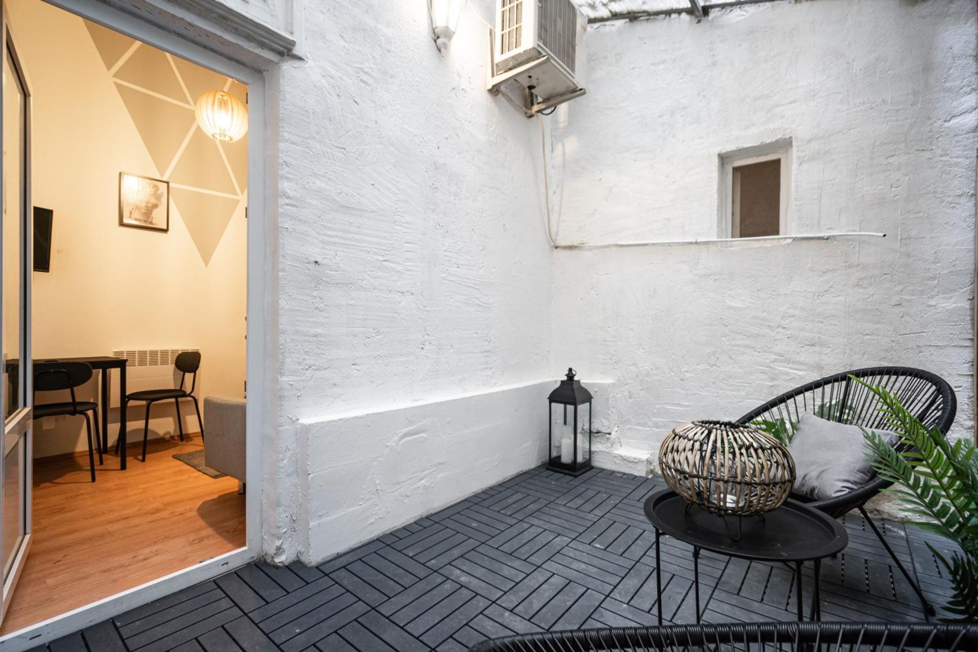 B8 - Grand Boulevard Cozy Apartment - Best Location By Bqa Budapest Exteriör bild