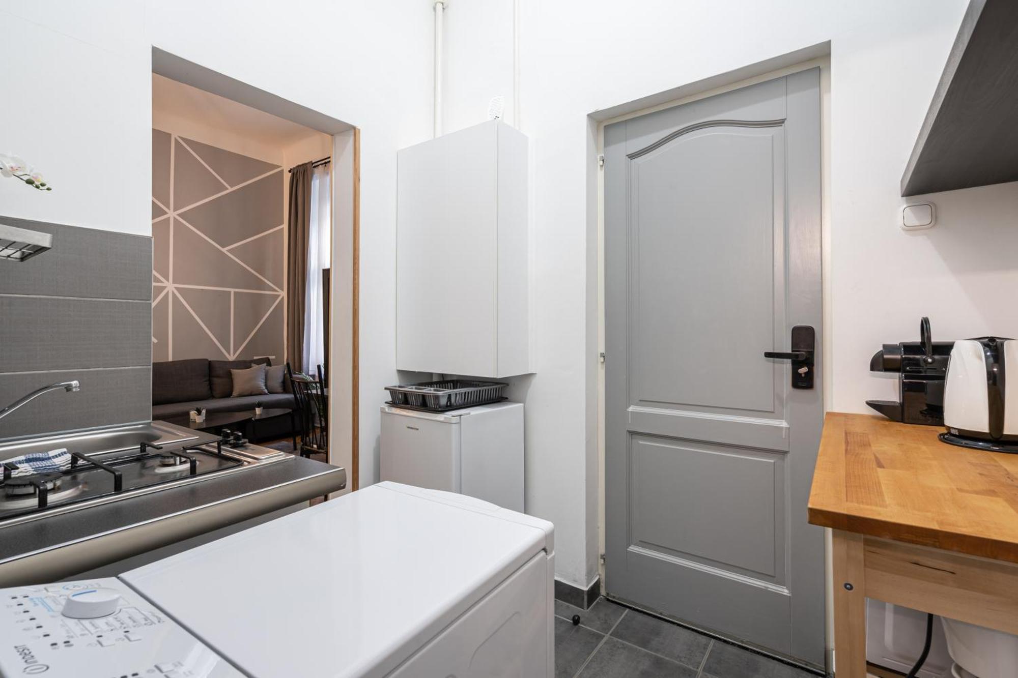 B8 - Grand Boulevard Cozy Apartment - Best Location By Bqa Budapest Rum bild
